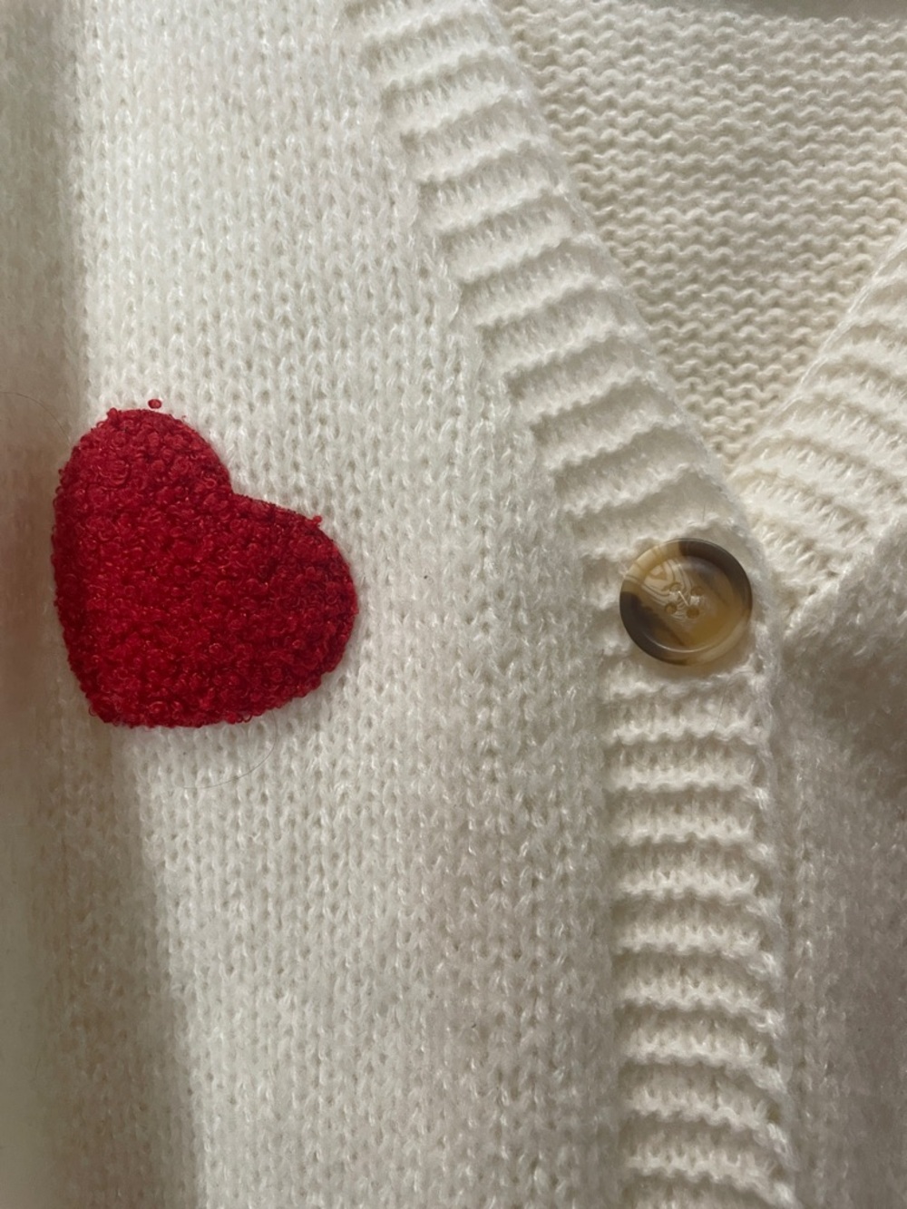 Cream V-Neck Cardigan with Red Heart Appliqués - Picture 4 of 7